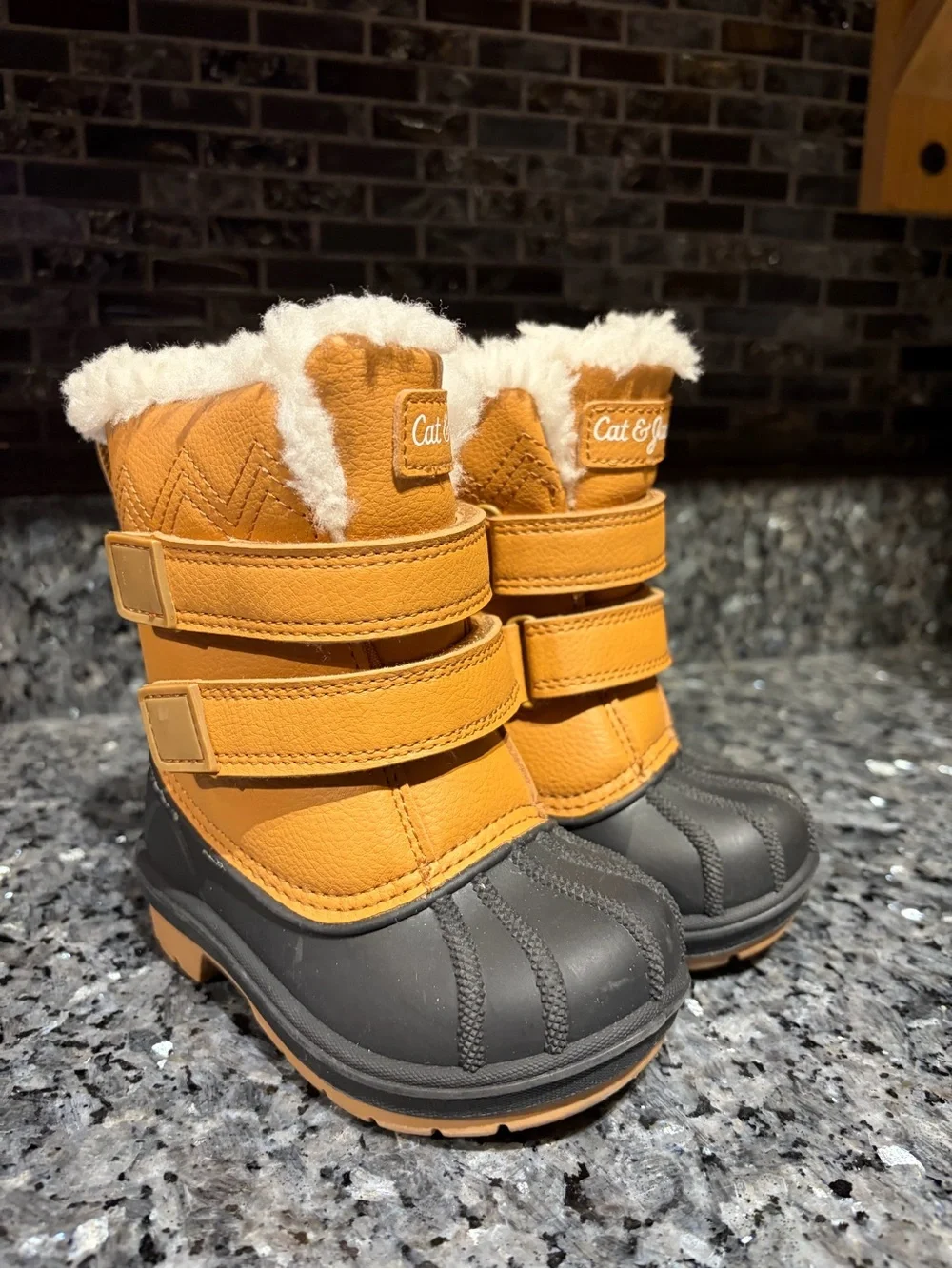 Cat & Jack Baby Tan Brown Snow Boots Size 5 Unisex Faux Fur Lined